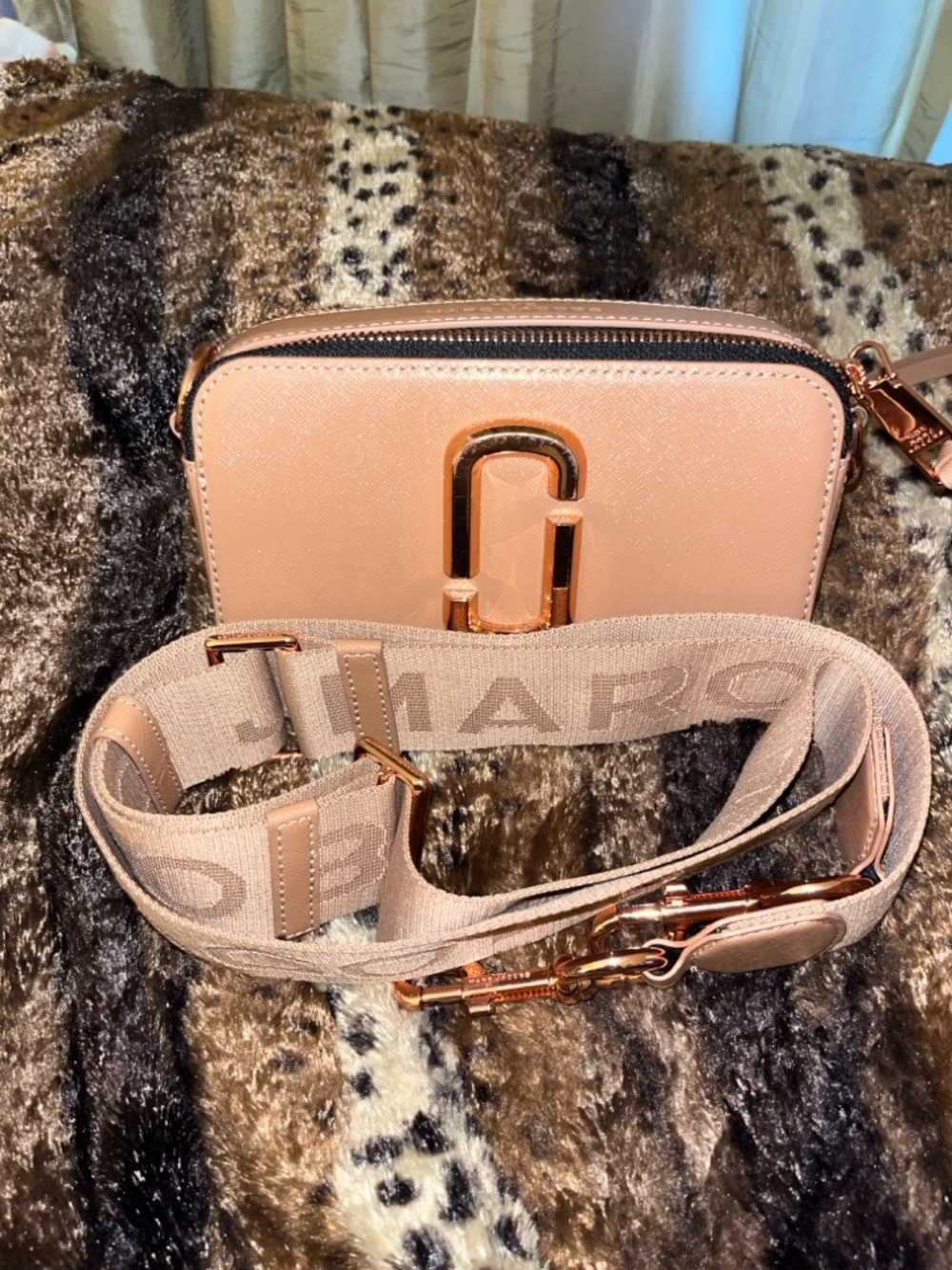 Authentic Marc Jacobs rose gold Snapshot Crossbody Bag🤎🎀
